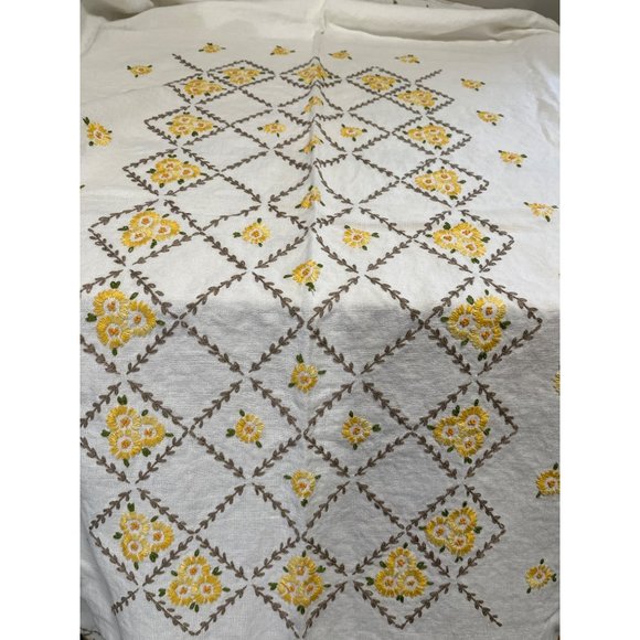 Embroidered cream tablecloth 46”x64” yellow flowers - Picture 5 of 5